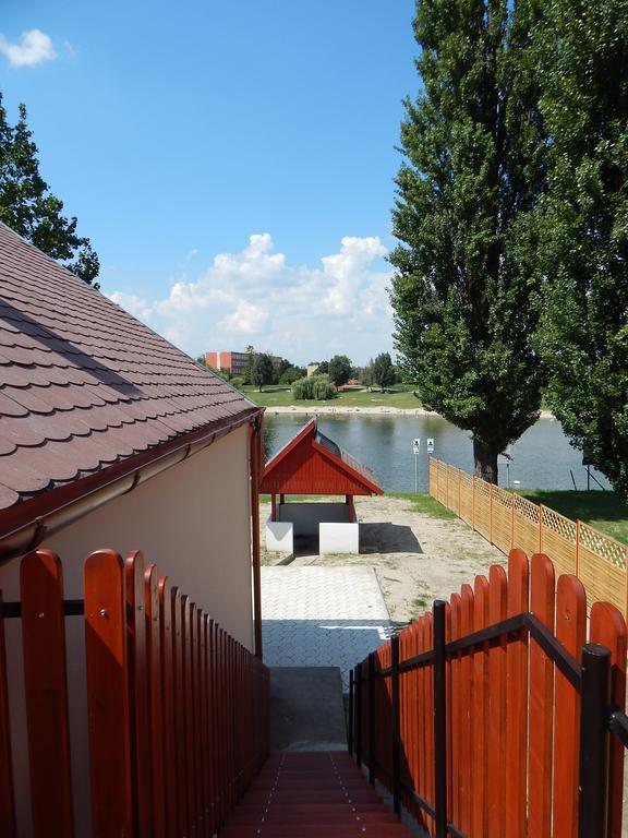 Napsugar Apartman Baja Rom bilde